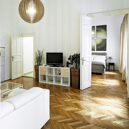 Heart Of The City, Entire Very Big Apartment Budapest Exteriör bild