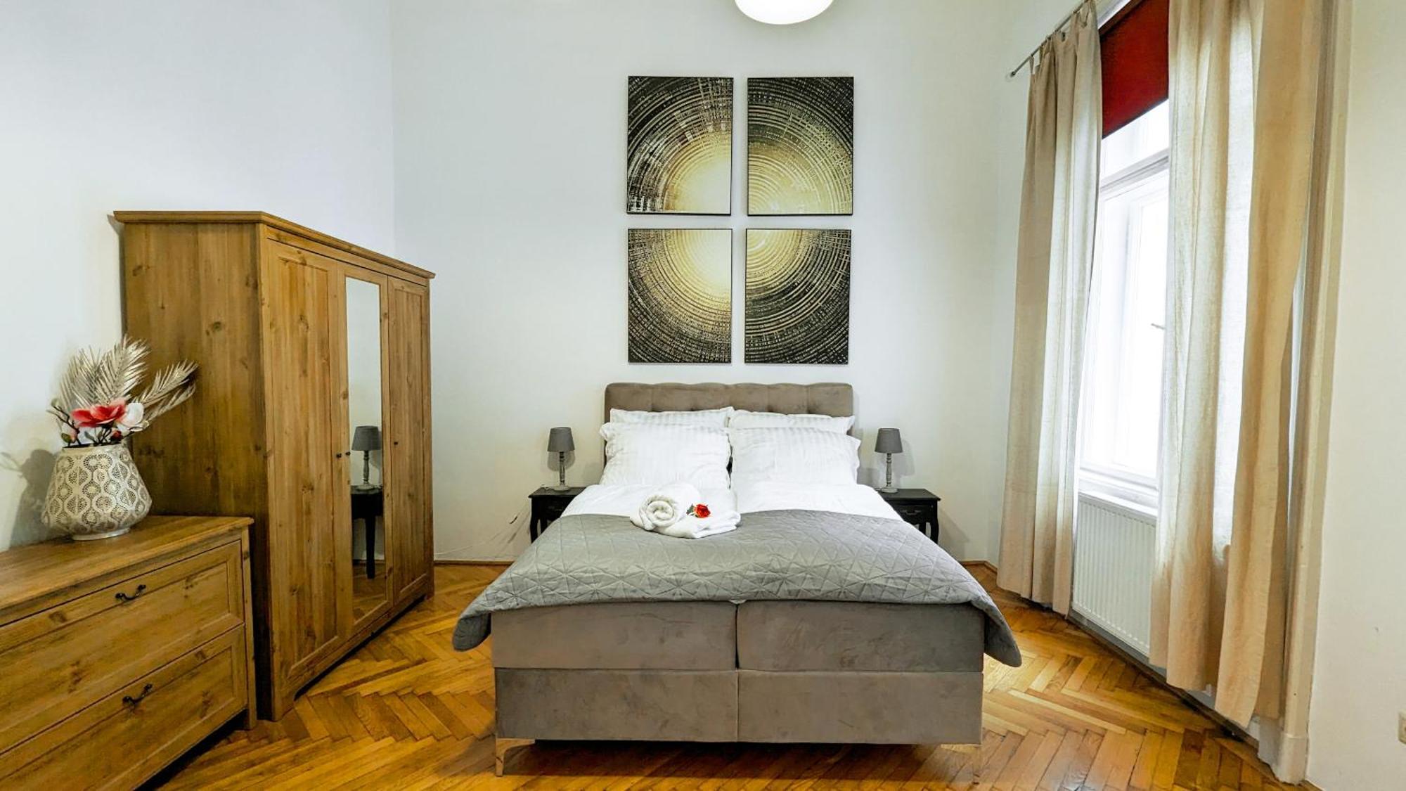 Heart Of The City, Entire Very Big Apartment Budapest Exteriör bild