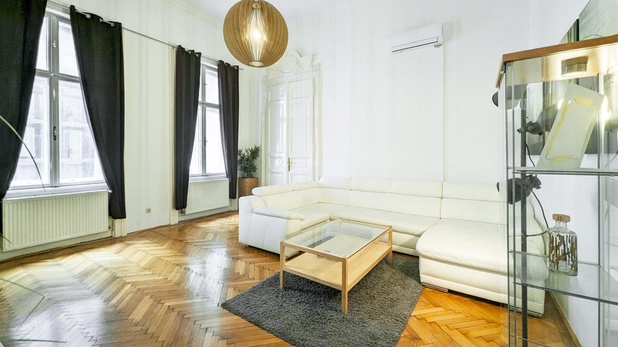 Heart Of The City, Entire Very Big Apartment Budapest Exteriör bild