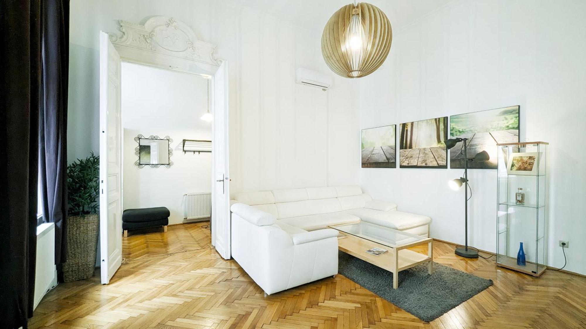 Heart Of The City, Entire Very Big Apartment Budapest Exteriör bild