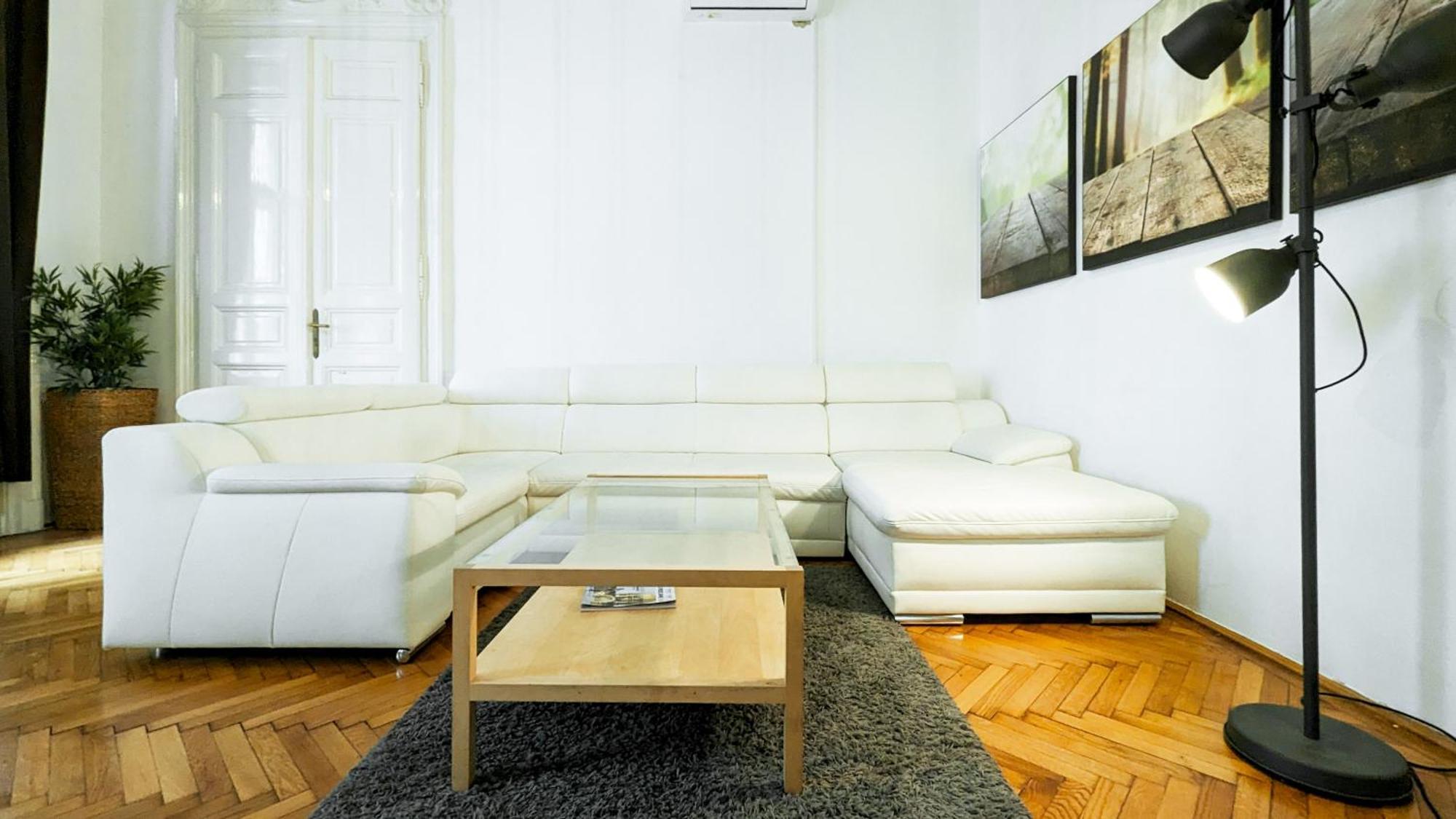 Heart Of The City, Entire Very Big Apartment Budapest Exteriör bild