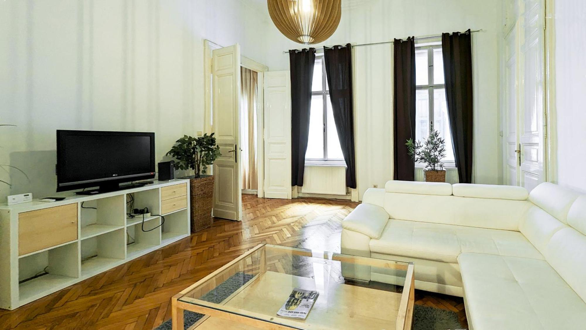 Heart Of The City, Entire Very Big Apartment Budapest Exteriör bild